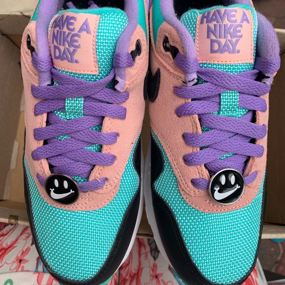 Air Max 1 ‘Have A Nice Day’ - Picture 2 of 3